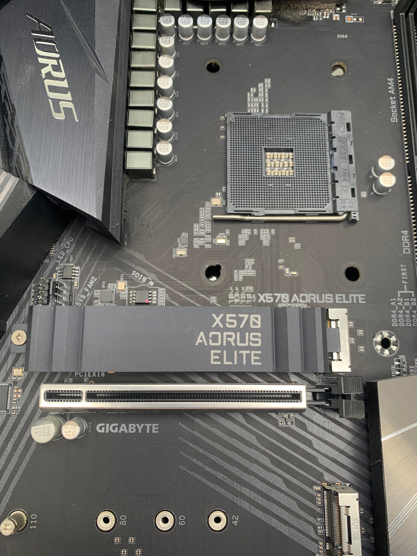 Gigabyte Aorus Elite X570 Gaming ATX AMD Socket AM4 Motherboard