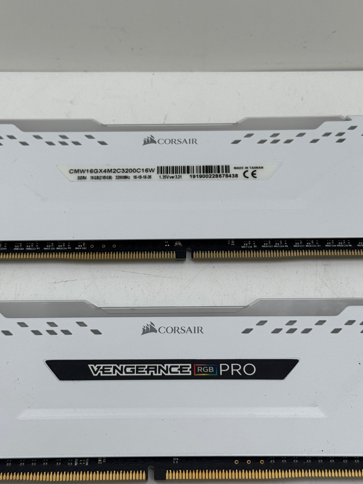 16GB (2x8GB) Corsair Vengeance Pro WHITE RGB 3200MHz DDR4 RAM