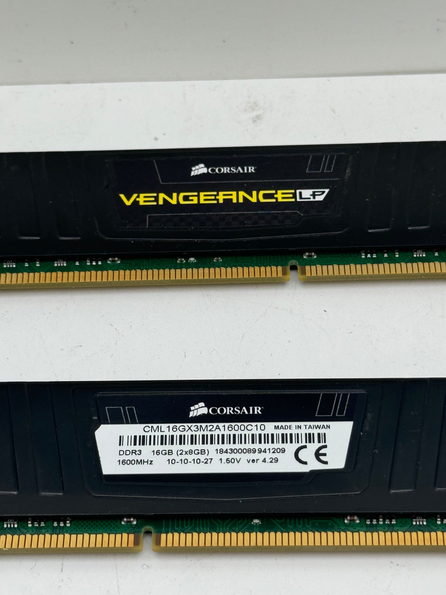 16GB (2x8GB) Corsair Vengeance LP 1600MHz DDR3 RAM