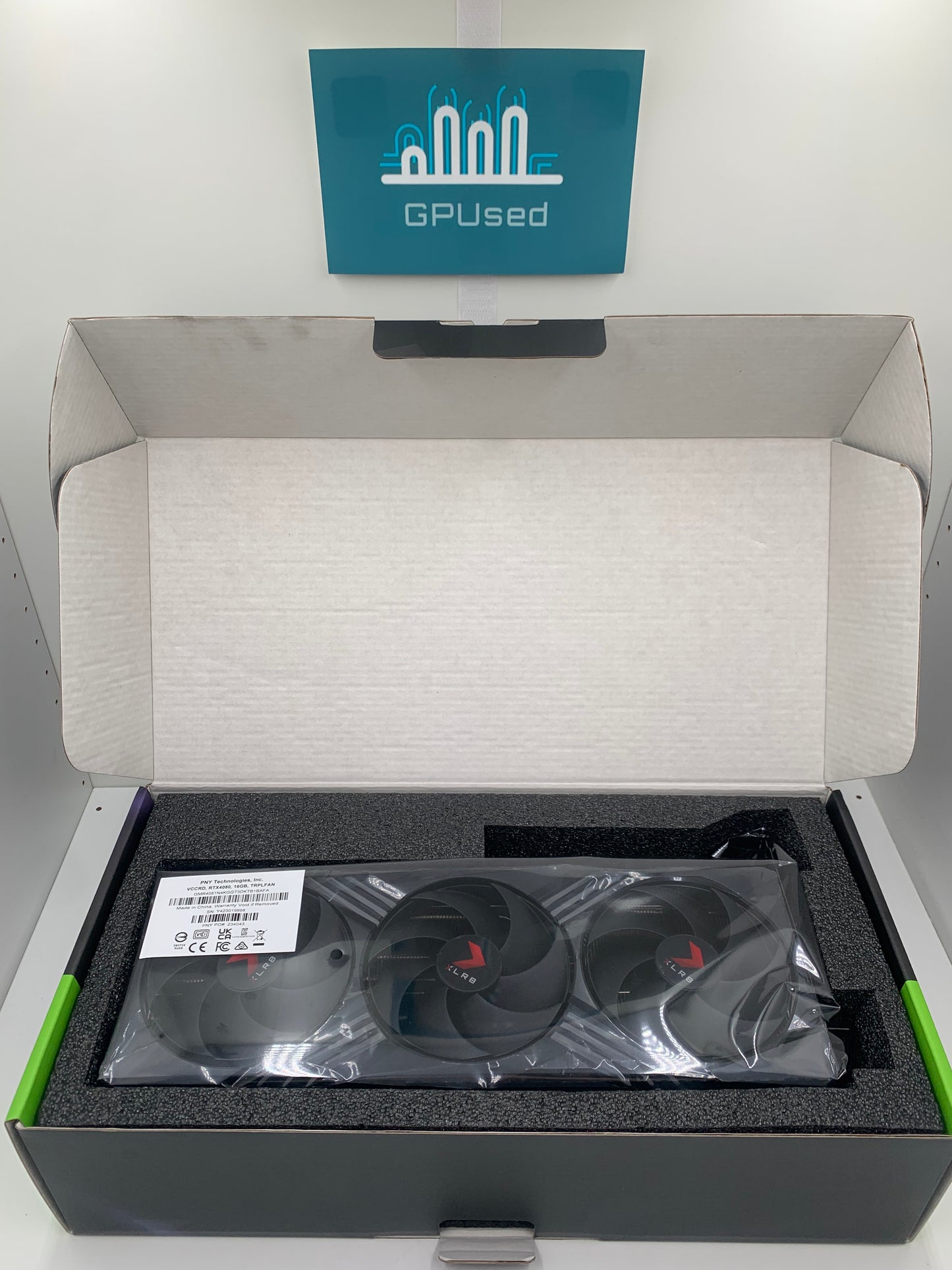 PNY Nvidia GeForce RTX 4080 Super Verto Epic-X RGB XLR8 Gaming 16GB GDDR6X - A