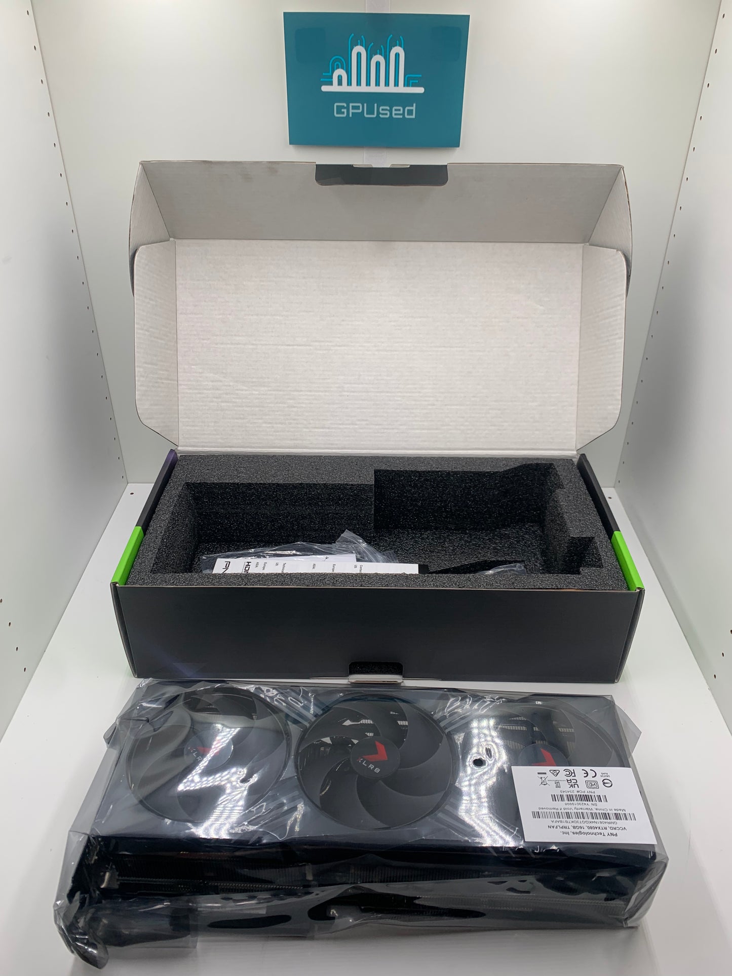 PNY Nvidia GeForce RTX 4080 Super Verto Epic-X RGB XLR8 Gaming 16GB GDDR6X - A